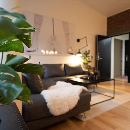 Broncks Apartment 5 - Modern 2-Bedroom In The Heart Of 토르스하운 외부 사진