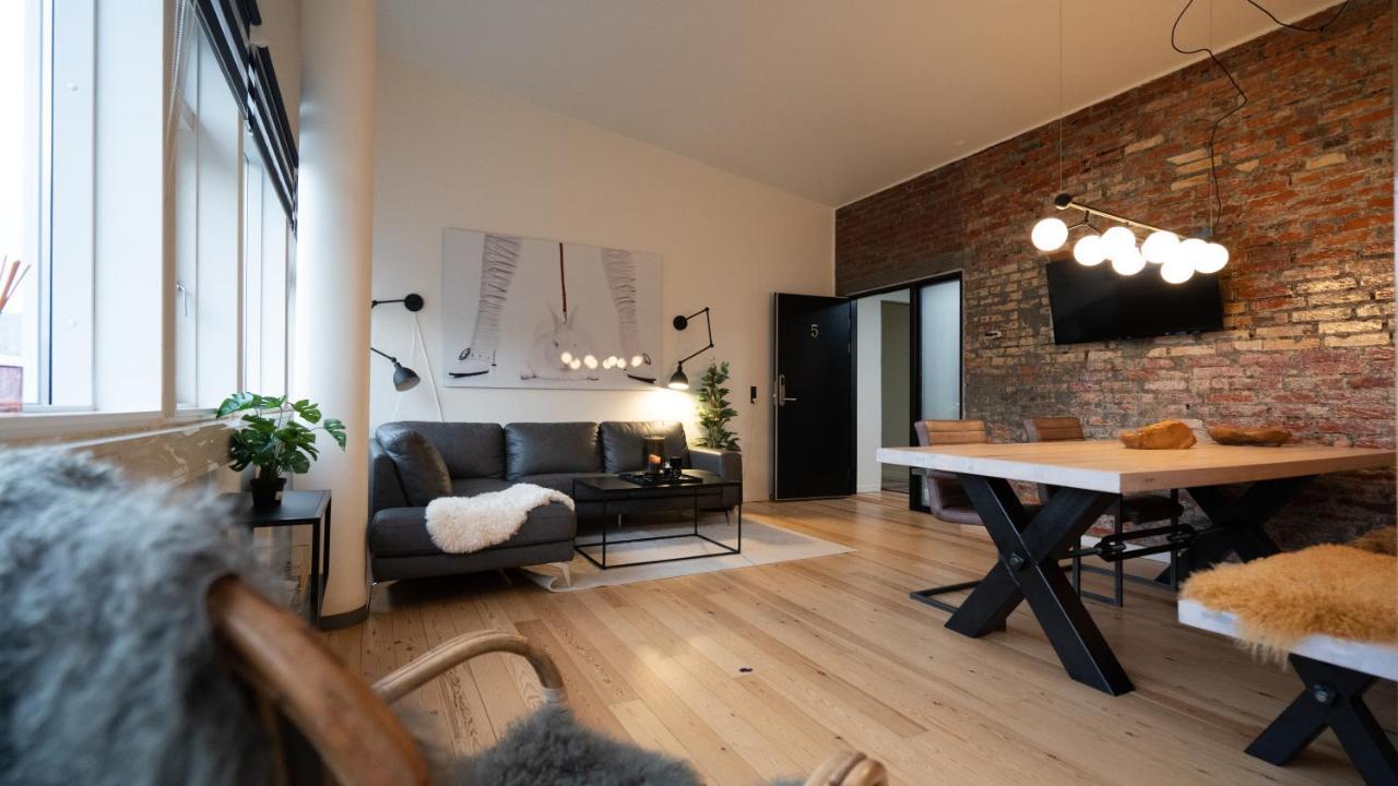 Broncks Apartment 5 - Modern 2-Bedroom In The Heart Of 토르스하운 외부 사진