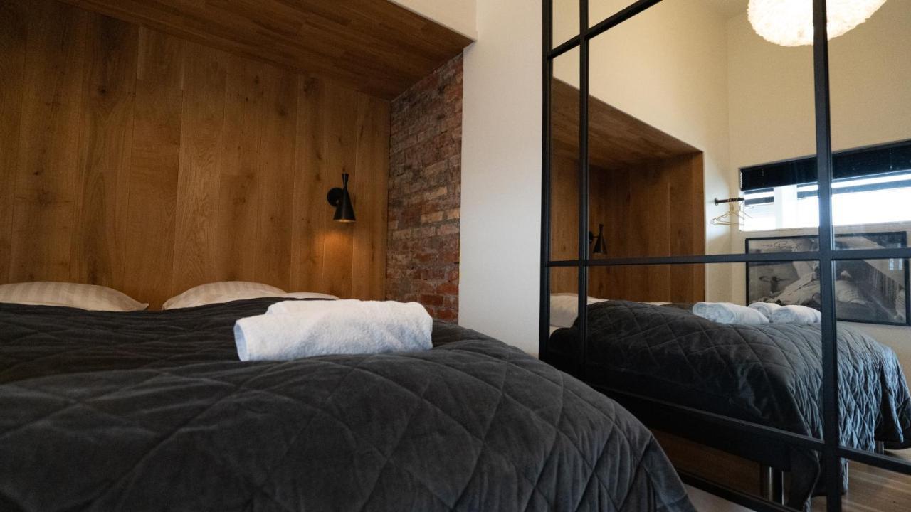 Broncks Apartment 5 - Modern 2-Bedroom In The Heart Of 토르스하운 외부 사진